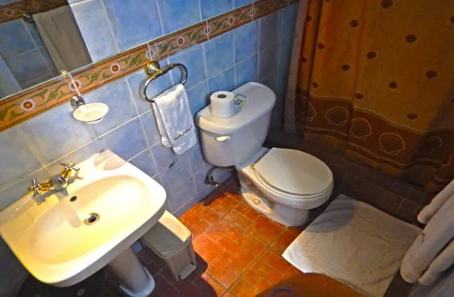 Hotel Suite Colonial Santo Domingo chambre salle de bain
